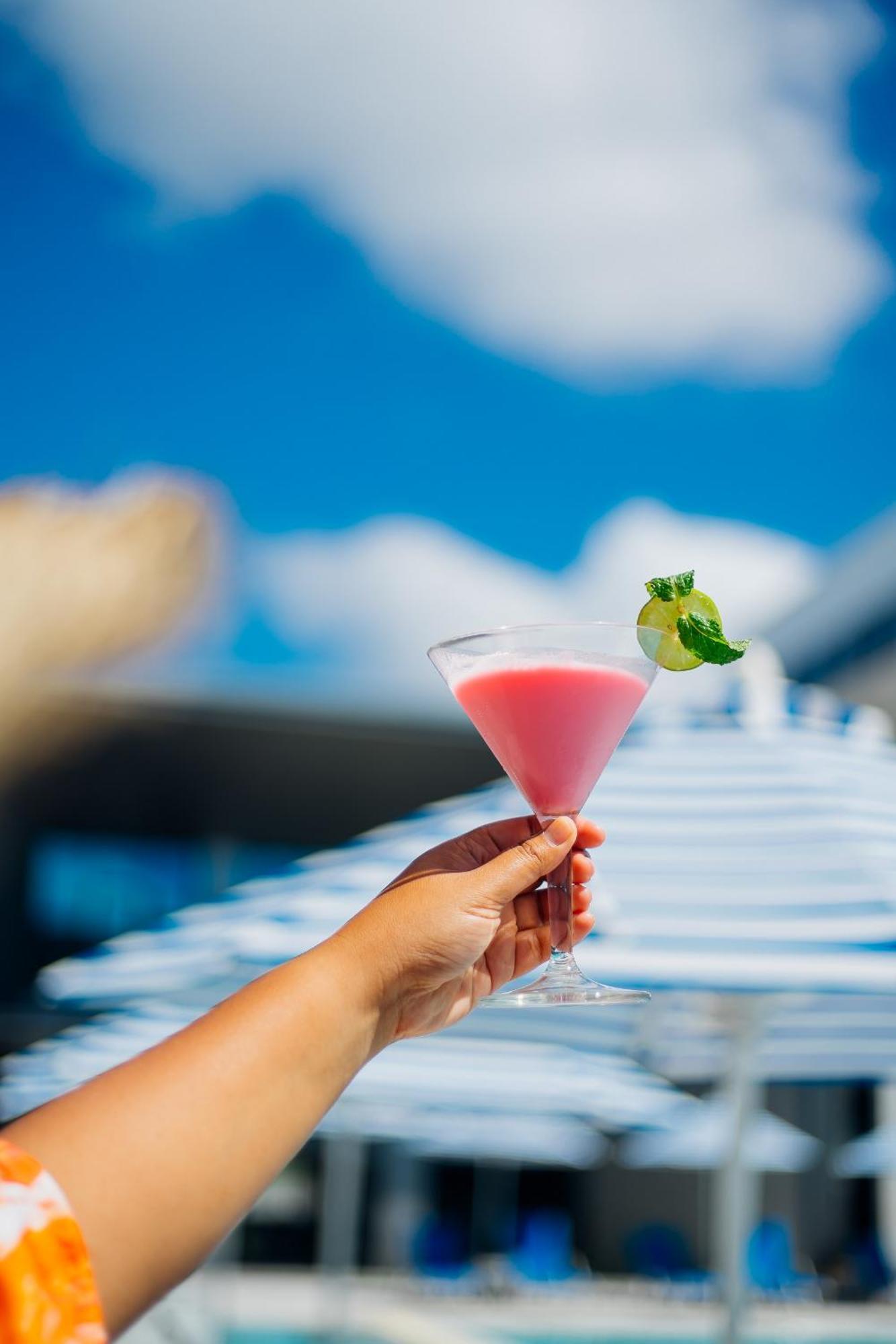 Seabed Grand Hotel Phuket - Sha Extra Plus Dış mekan fotoğraf A cosmopolitan