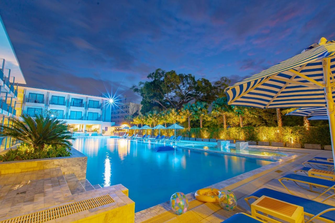 Seabed Grand Hotel Phuket - Sha Extra Plus Dış mekan fotoğraf The pool at the hotel