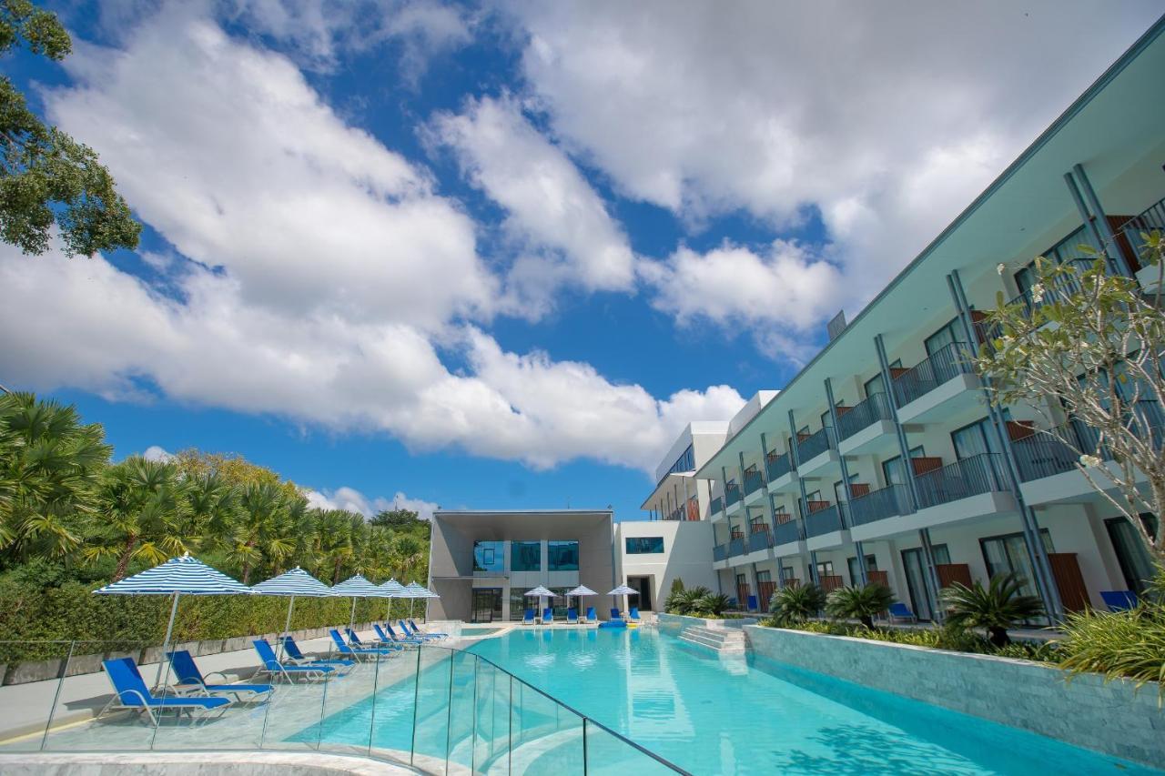 Seabed Grand Hotel Phuket - Sha Extra Plus Dış mekan fotoğraf The swimming pool at the hotel