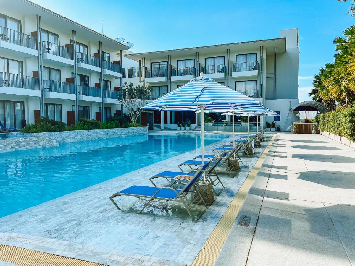 Seabed Grand Hotel Phuket - Sha Extra Plus Dış mekan fotoğraf The swimming pool at the hotel