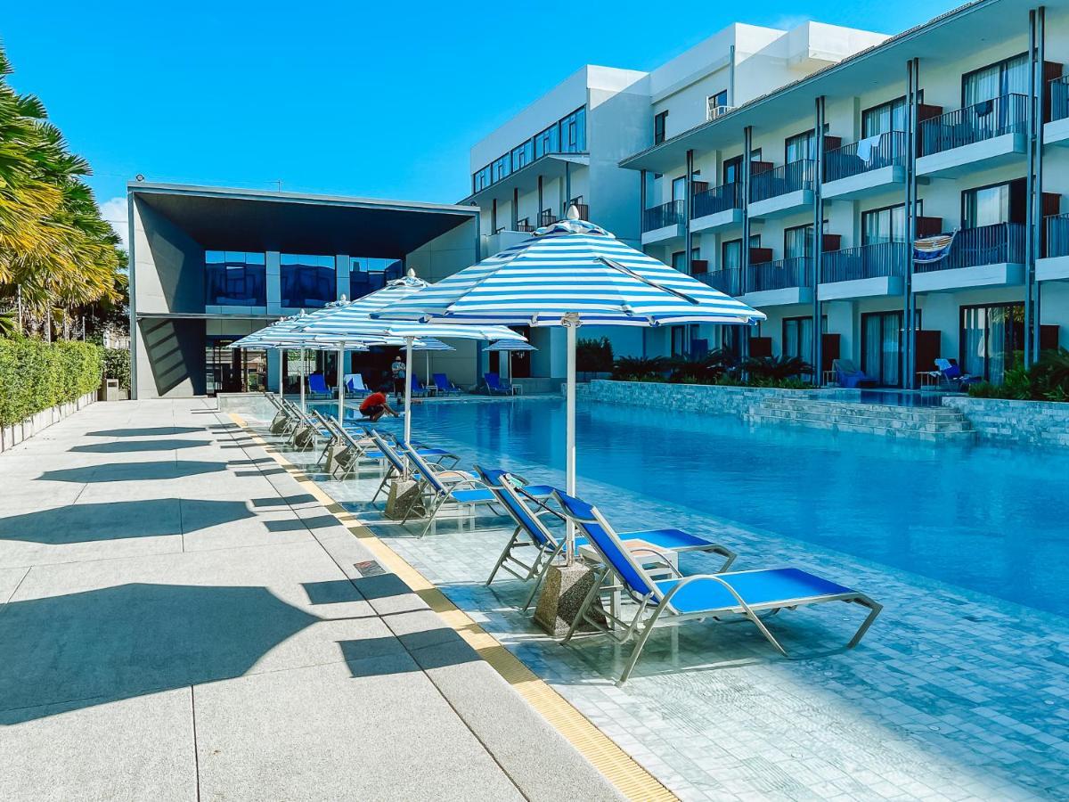 Seabed Grand Hotel Phuket - Sha Extra Plus Dış mekan fotoğraf The hotel's pool