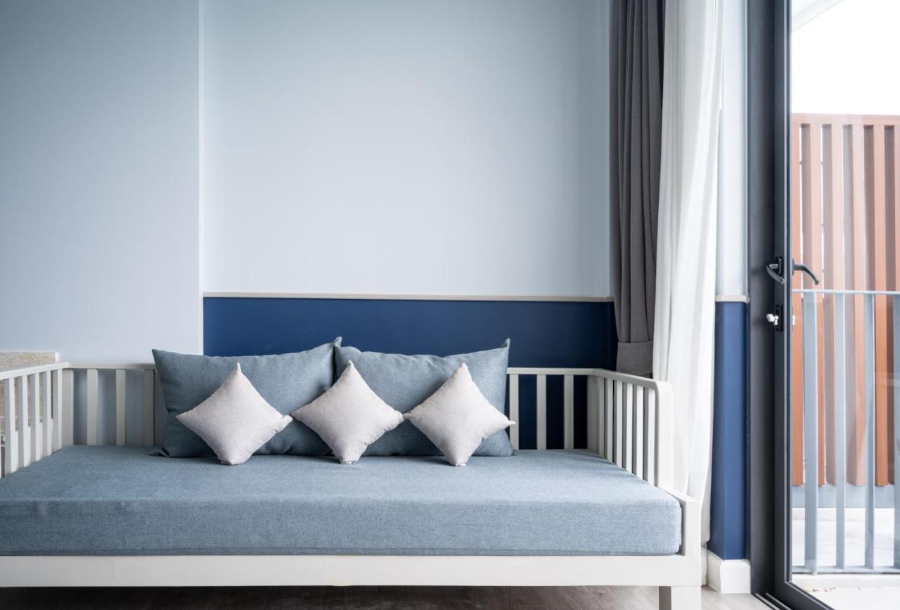 Seabed Grand Hotel Phuket - Sha Extra Plus Dış mekan fotoğraf A sofa bed